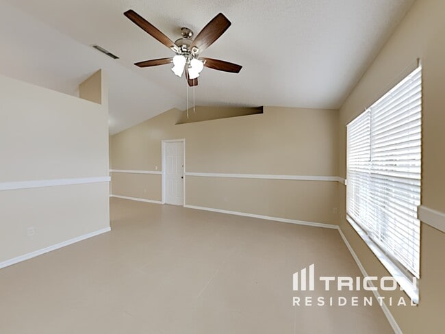 1583 Naples Cir in Deltona, FL - Building Photo - Building Photo