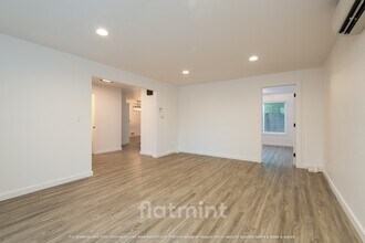 20005 25th Ave NE in Shoreline, WA - Building Photo - Building Photo