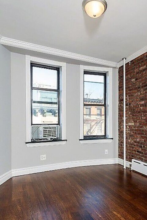East 18th Street in New York, NY - Building Photo
