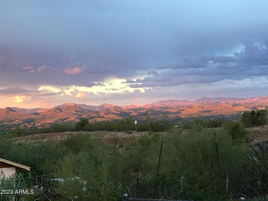 1240 Ocotillo Dr in Wickenburg, AZ - Building Photo