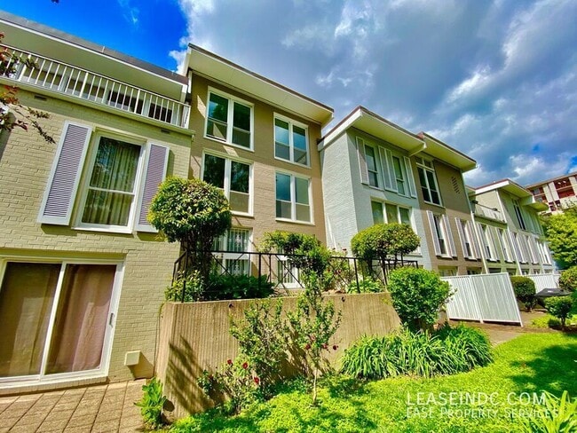 property at 259 G St SW