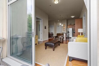 711 Cosmopolitan Dr NE in Atlanta, GA - Building Photo - Building Photo