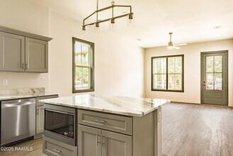 132 Banister Ct in Lafayette, LA - Building Photo - Building Photo