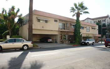 200 N Louise St in Glendale, CA - Building Photo - Building Photo