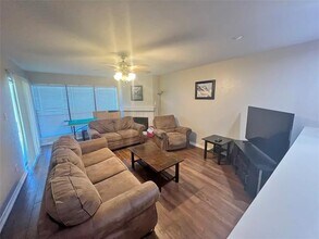 176 Henry Chandler Dr in Rockwall, TX - Building Photo - Building Photo