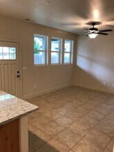 1207 Warner St in Chico, CA - Foto de edificio - Building Photo