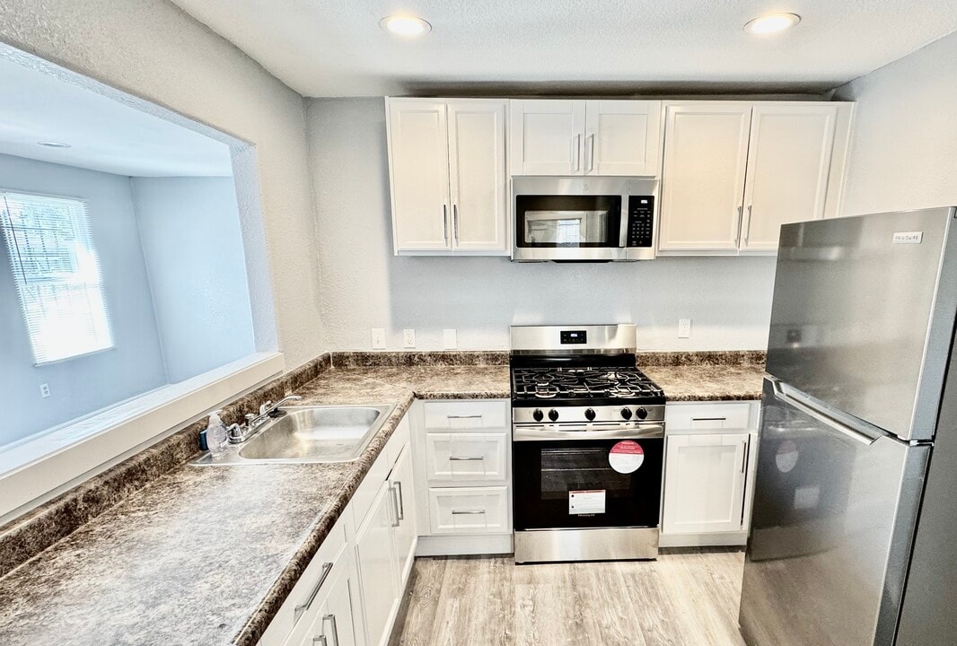 4225 8th Ave in Sacramento, CA - Foto de edificio