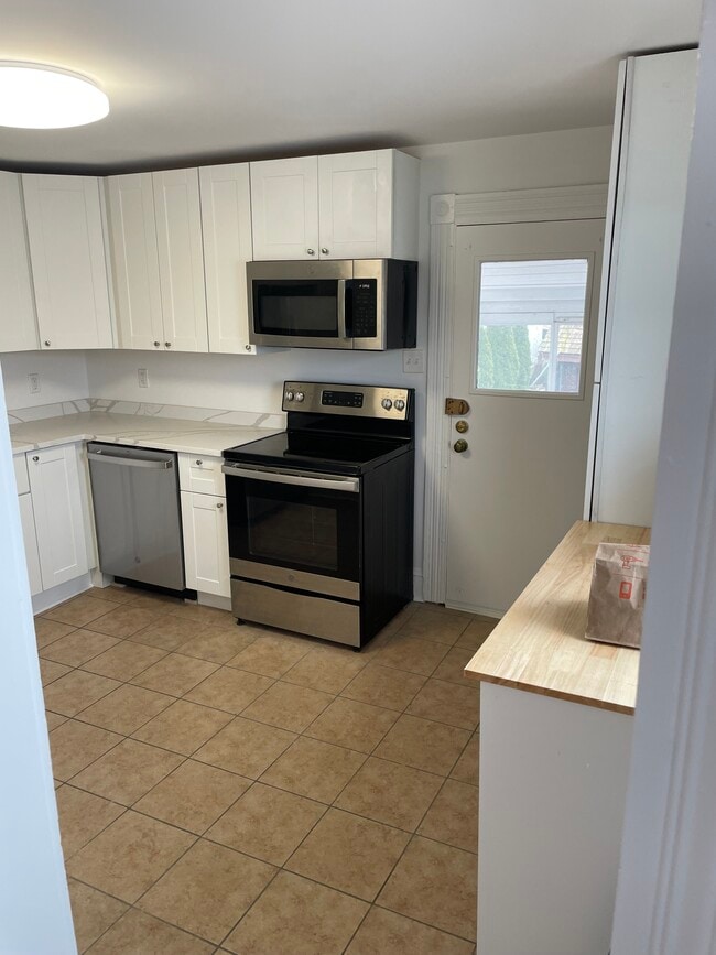 125 Tunxis Hill Rd, Unit #2