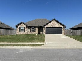 1746 Charismatic Dr in Prairie Grove, AR - Building Photo