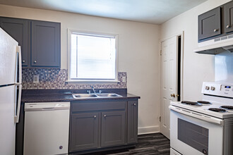 Westover Commons Apartments in Petersburg, VA - Foto de edificio - Interior Photo