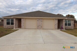 1705 Montell St, Unit B in Copperas Cove, TX - Building Photo