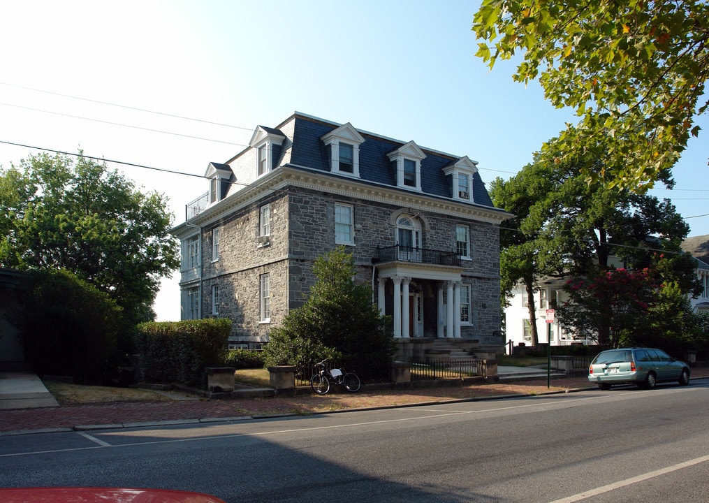 128 S Prospect St in Hagerstown, MD - Building Photo