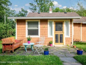 21 Cricket Ridge in Woodstock, NY - Building Photo - Building Photo