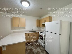 9615 SE Center Ct in Portland, OR - Building Photo - Building Photo