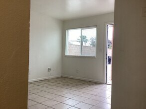 516 W Murray Ave in Visalia, CA - Building Photo - Building Photo