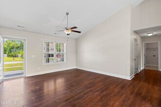 212 Riverstone Ct in Jacksonville, NC - Building Photo - Building Photo