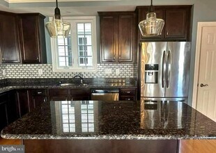 113 Henry Stoupe Way in Chester, MD - Building Photo - Building Photo