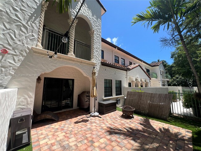 2852 Hidden Harbour Ct in Fort Lauderdale, FL - Building Photo - Building Photo