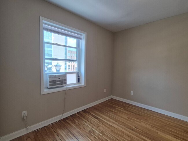 1912 University Ave W in St. Paul, MN - Building Photo - Building Photo