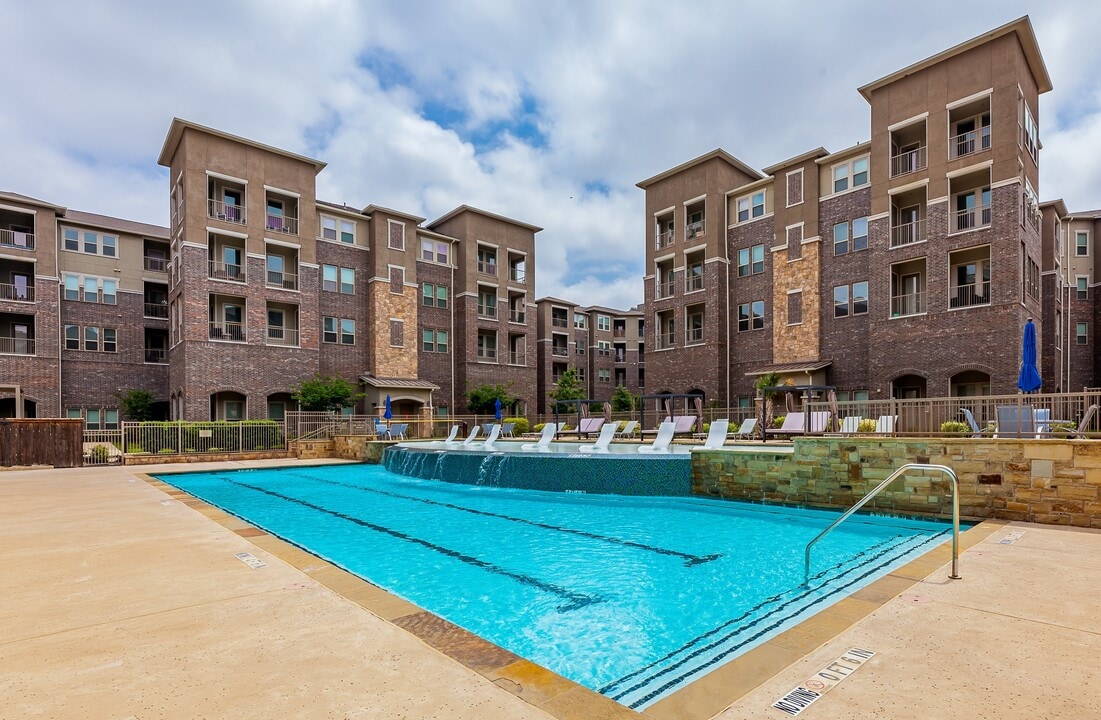 Luxia Craig Ranch in McKinney, TX - Foto de edificio