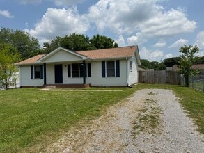 579 Joshua Dr in Clarksville, TN - Building Photo - Building Photo