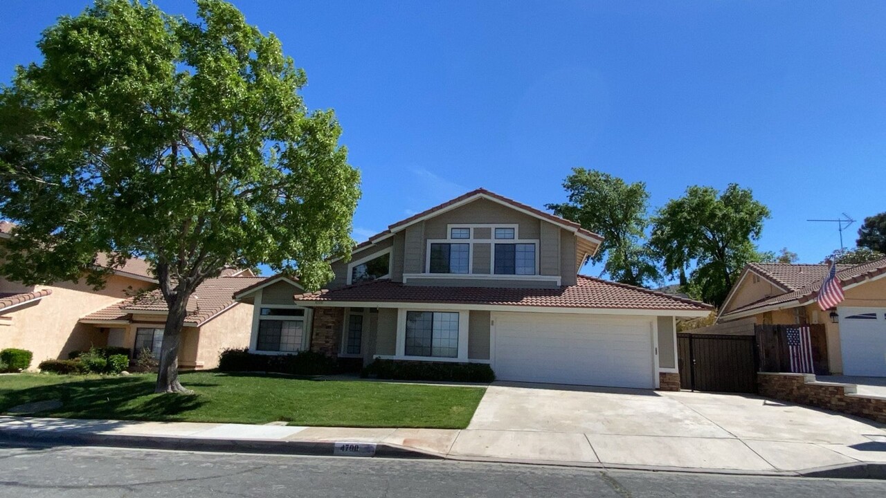 4700 Vitrina Ln in Palmdale, CA - Building Photo