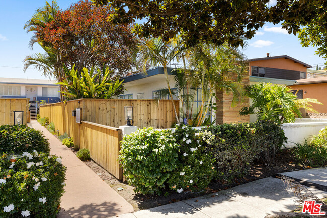 property at 1621 Centinela Ave