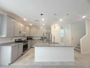 7659 W Mistral Ave in Las Vegas, NV - Building Photo - Building Photo