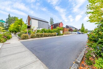 Grow Community in Bainbridge Island, WA - Building Photo - Building Photo