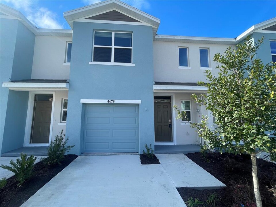 4476 Rachel Fls Dr in Tampa, FL - Building Photo