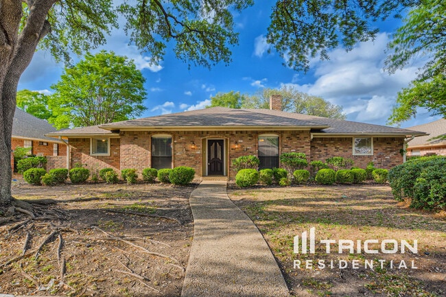 2407 Honeysuckle Dr in Richardson, TX - Building Photo - Building Photo