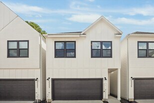 2333 Hoskins Dr in Houston, TX - Building Photo