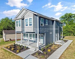 2711 Tarleton Ave in Knoxville, TN - Building Photo