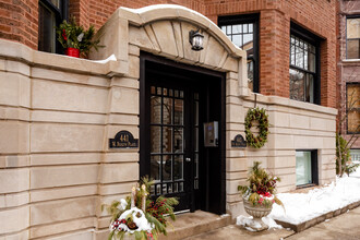 441 W Roslyn Pl in Chicago, IL - Foto de edificio - Building Photo