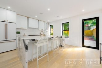 Brand New Triplex in Ocean Hill in Brooklyn, NY - Foto de edificio - Building Photo