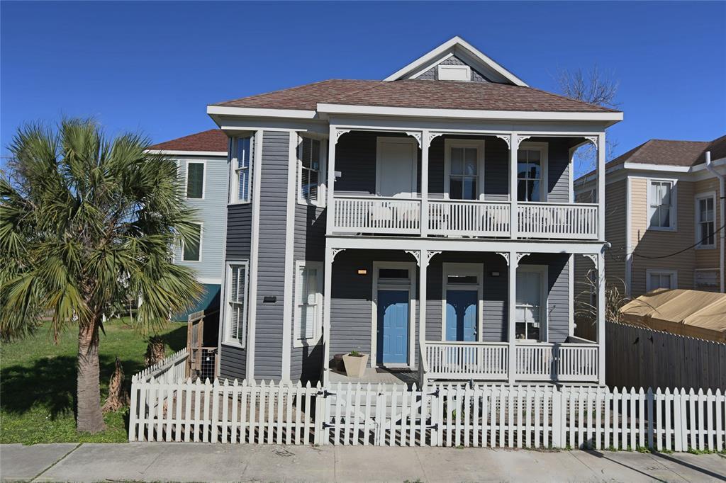 304 18th St in Galveston, TX - Building Photo