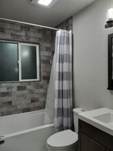 3136 Moonbeam Cir S, Unit UPSTAIRS RT in Colorado Springs, CO - Foto de edificio - Building Photo