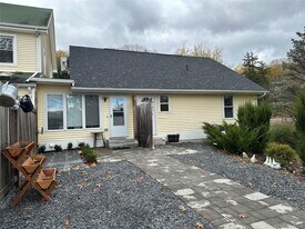 430 NY-32 in Woodbury, NY - Building Photo