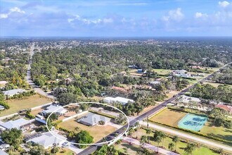 1901 Bayshore Dr in Englewood, FL - Building Photo - Building Photo