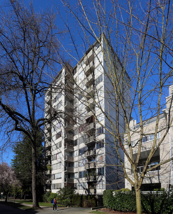 Patricia Apartments in Vancouver, BC - Building Photo