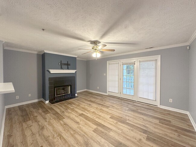 410 Bubble Creek Ct in Fayetteville, NC - Building Photo - Building Photo