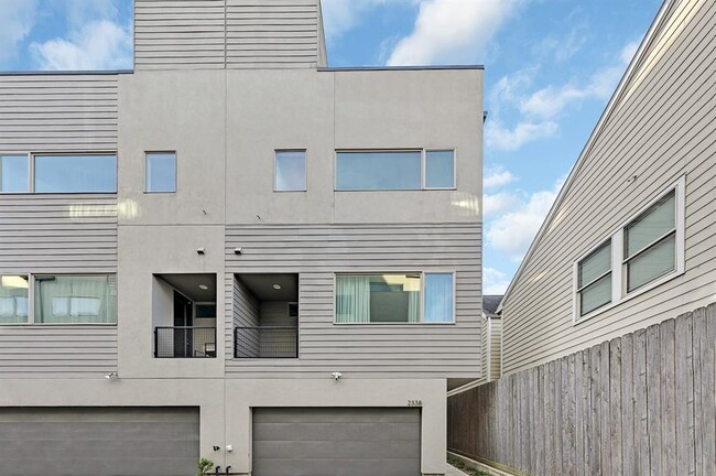 2338 Commerce St in Houston, TX - Foto de edificio - Building Photo