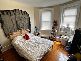 1682 Commonwealth Ave, Unit 2 in Boston, MA - Building Photo