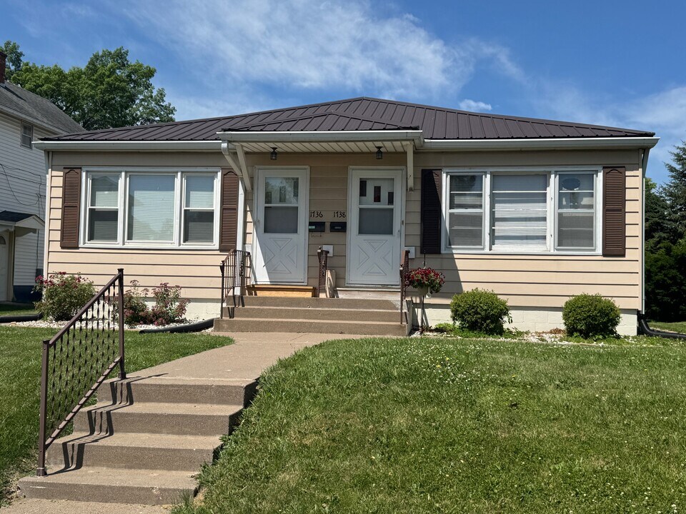 1736 Davie St, Unit 0 in Davenport, IA - Building Photo
