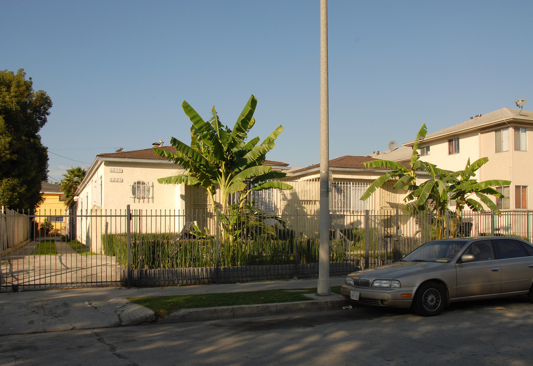 6215-6219 10th Ave in Los Angeles, CA - Building Photo