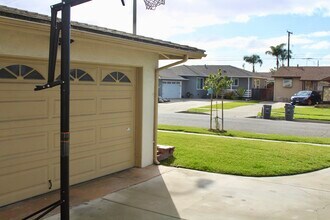 13716 Purche Ave in Gardena, CA - Building Photo - Building Photo