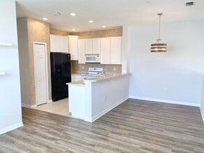 4228 Via Piedra Cir, Unit 4228 in Sarasota, FL - Foto de edificio - Building Photo