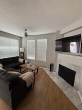 1944 Diamond St, Unit 6 in San Diego, CA - Building Photo - Building Photo