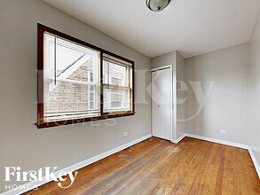 6204 S Kildare Ave in Chicago, IL - Foto de edificio - Building Photo