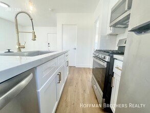 3017 London St in Los Angeles, CA - Building Photo - Building Photo
